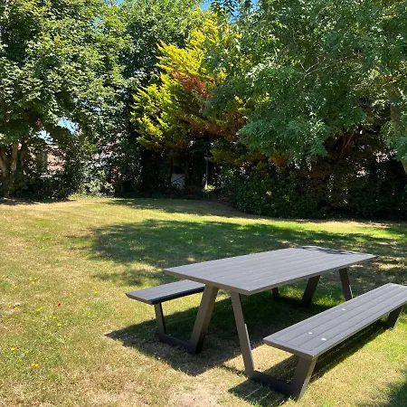 Semesterbostad Holiday With Garden Close To The Beach Middelkerke